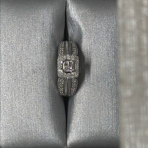 10K White Gold Natural Diamond Engagement Women's Ring 1/2 CT